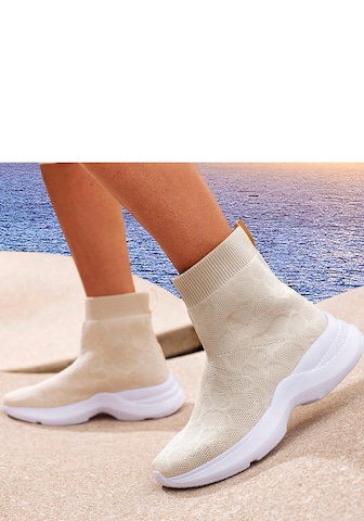 LASCANA Hög sneaker i beige: framsida