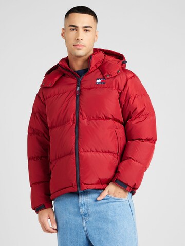 Tommy Jeans Zimní bunda 'Alaska' – červená: přední strana