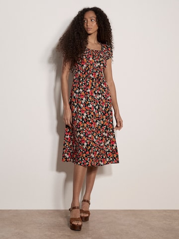 Apricot Dress in Black