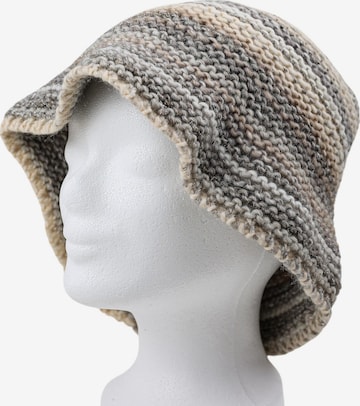 COLLEZIONE ALESSANDRO Hat 'Lina' in Beige: front