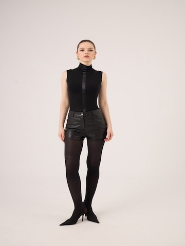 HOLLY LOLLY Top – černá