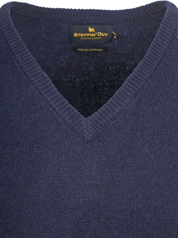 Steppin' out Sweater in Blue