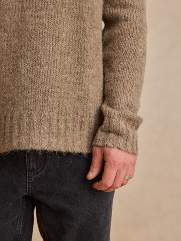 DAN FOX APPAREL Pullover 'Neo' in Braun