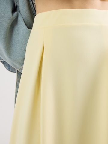 ABOUT YOU Skirt 'Melinda' in Yellow