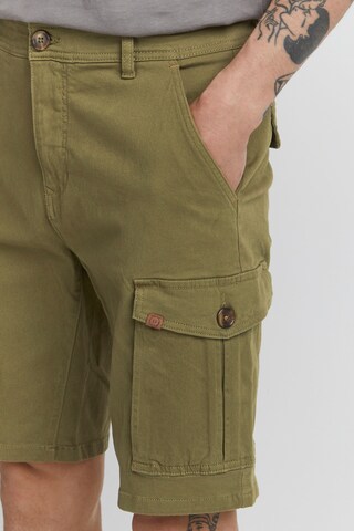 Regular Pantalon cargo 11 Project en vert
