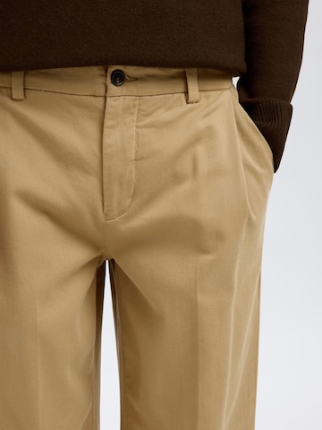 Loosefit Pantaloni con piega frontale di SELECTED in marrone