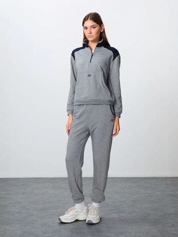 Tommy Life - Fato de jogging em cinzento
