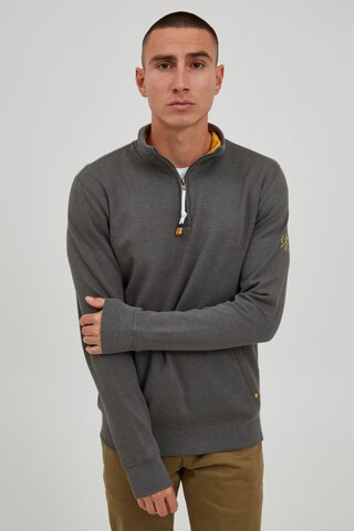 !Solid Sweatshirt in Grijs: voorkant