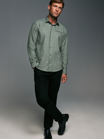 Next - Ajuste regular Camisa en verde