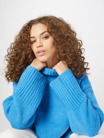 NORR Sweater 'Fuscia' in Blue