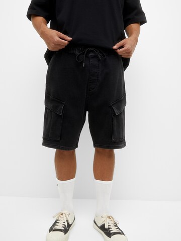 Pull&Bear Loosefit Shorts in Schwarz: predná strana