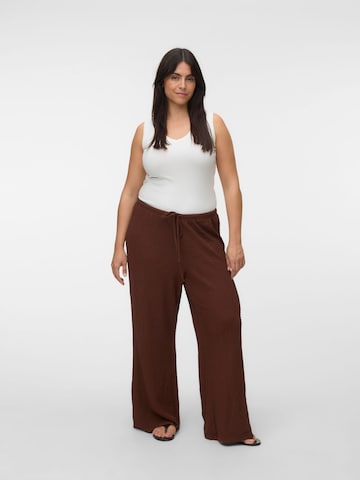 Vero Moda Curve - regular Pantalón en marrón: frente