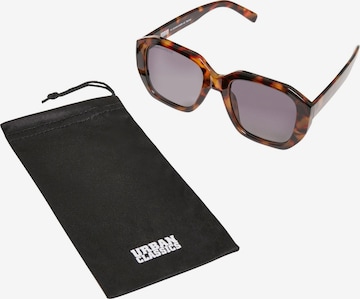 Lunettes de soleil '113' Urban Classics en marron : devant