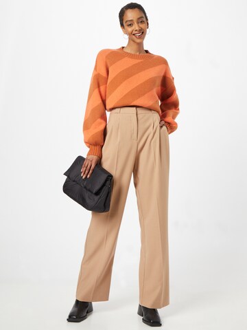 Wide Leg Pantalon à plis 'CAPRIA' NAF NAF en marron