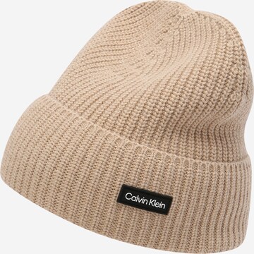 Calvin Klein Muts in Beige: voorkant