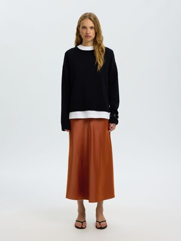 SELECTED - Falda en rojo