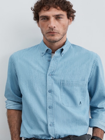 Coupe regular Chemise ' ' Scalpers en bleu