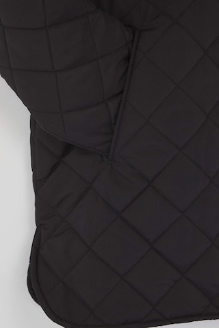 Trendyol Curve Zimní bunda – černá