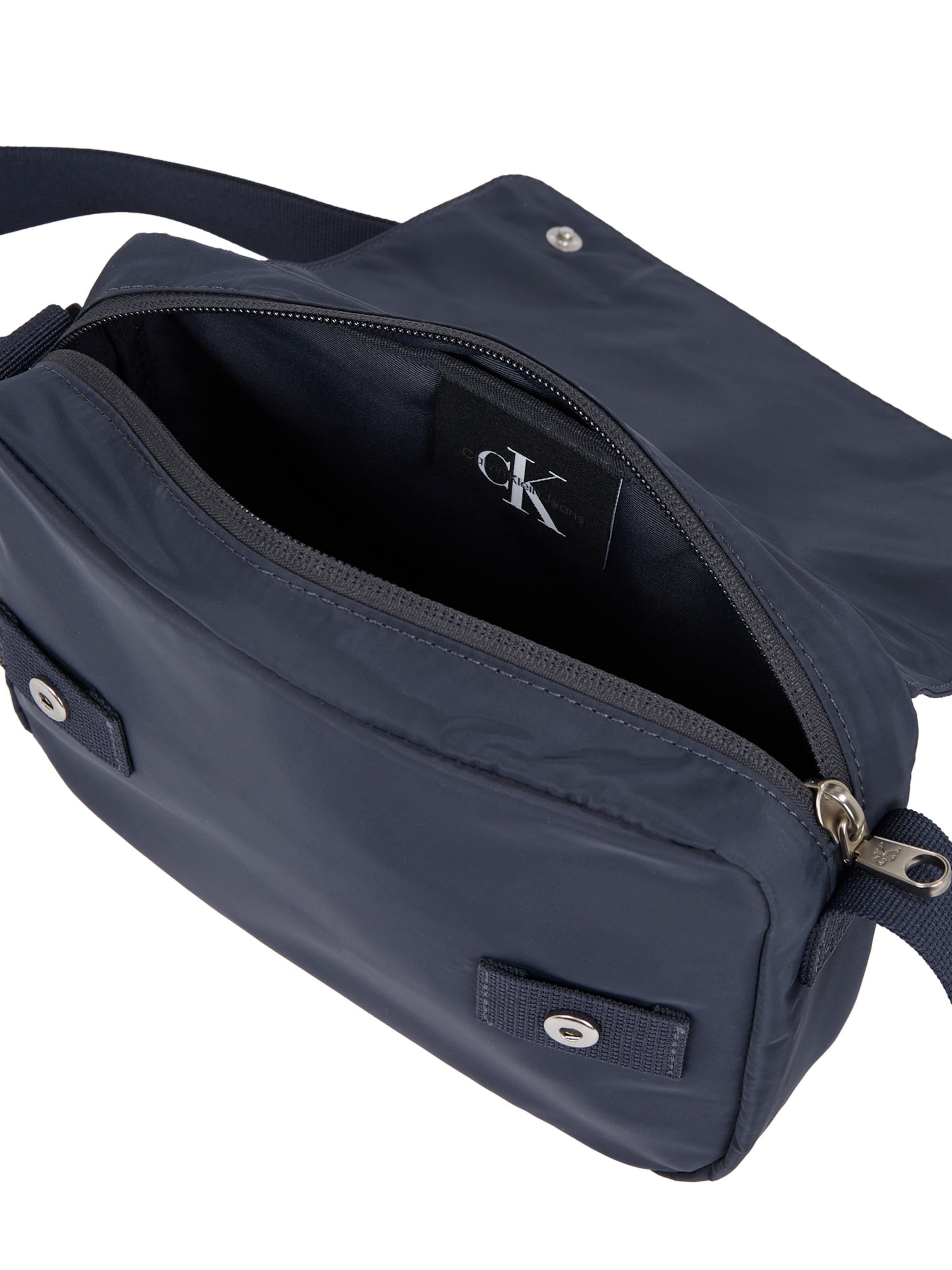 Calvin Klein Τσάντα ώμου 'ESSENTIALS' σε μπλε: κορυφή