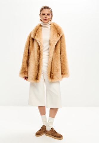 CESARE GASPARI Winter coat in Beige