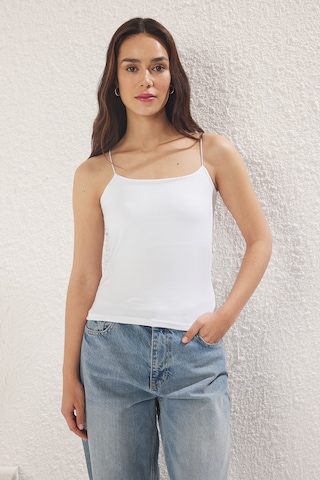 Trendyol Top in Black: front