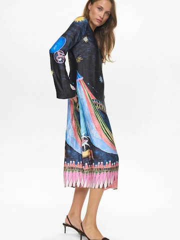 NÜMPH Šaty ' NUSTARLA ' – mix barev