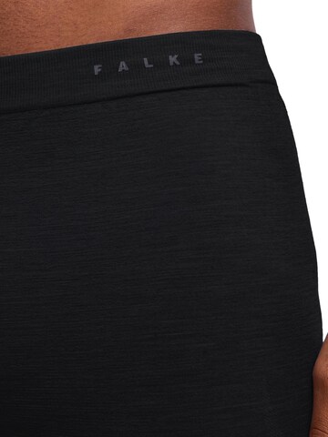 FALKE Regular Sporthose '3/4'‌‌‌‌ in Schwarz