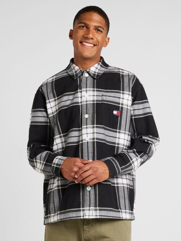 Tommy Jeans Klasický střih Košile – černá: přední strana