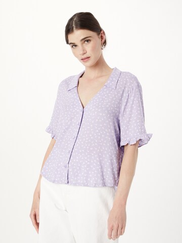 Monki Blouse in Purple: front