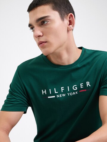 TOMMY HILFIGER Tričko 'NEW YORK' – zelená