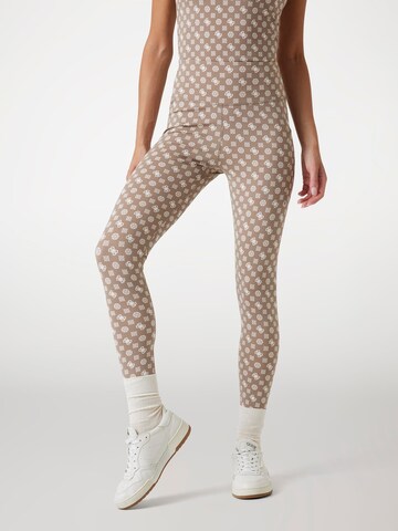 GUESS Skinny Leggings in Braun: Vorderseite