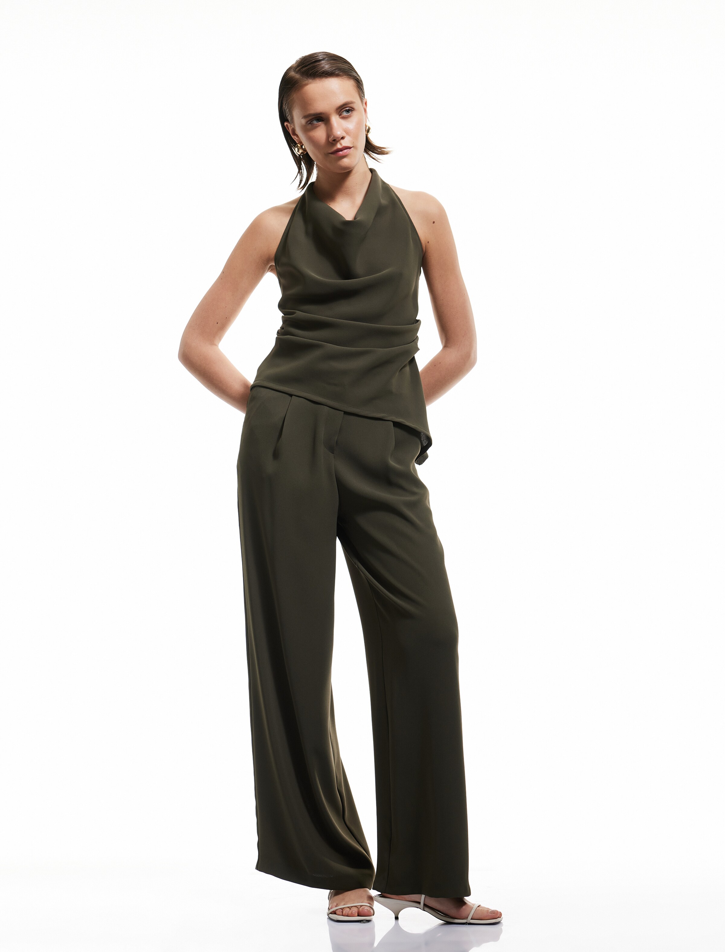 Koton Wide leg Pleat-Front Pants in Green: front