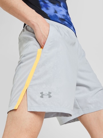 UNDER ARMOUR Regularen Športne hlače 'LAUNCH 7'' BOSS' | siva barva