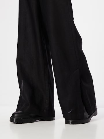 Loosefit Pantaloni di s.Oliver BLACK LABEL in nero