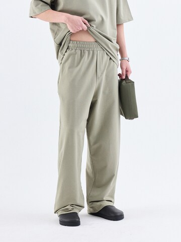 Loosefit Pantaloni 'Drome' di VAMOS CLO in verde