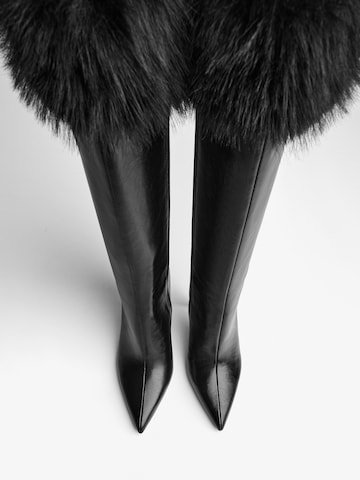 Bershka Saappaat värissä musta