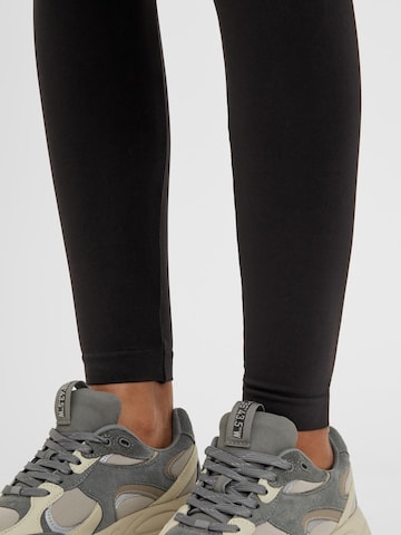 MAMALICIOUS Skinny Leggingsit 'ALEXA' värissä musta