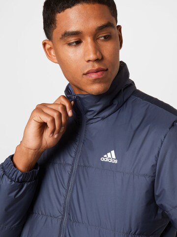 ADIDAS SPORTSWEAR - Casaco outdoor em azul