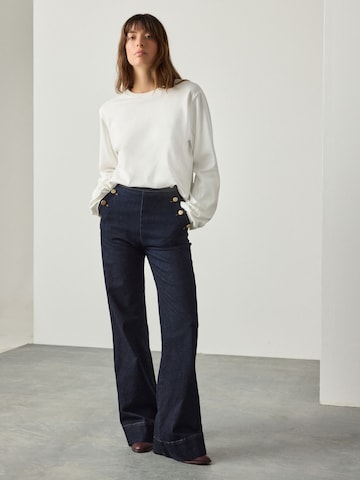 Tricou de la Next pe alb