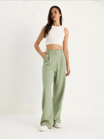 Bianco Lucci - Perna larga Calças em verde