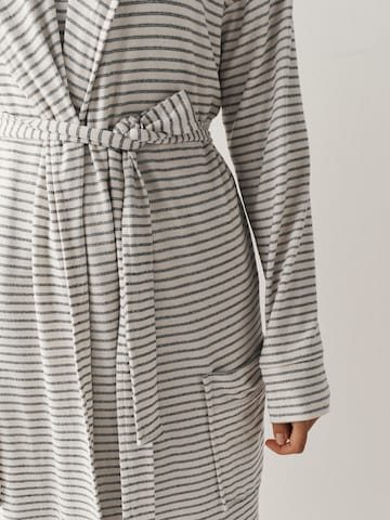 Next - Albornoz largo en gris