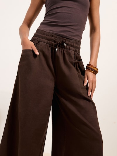 Friends Like These Pantalon à pince en 38 en brun foncé, Vue avec produit