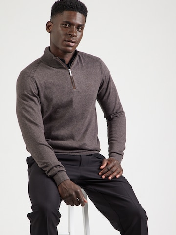 Pull-over bugatti en marron : devant