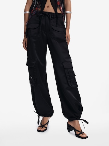 Loosefit Pantalon cargo Desigual en noir : devant