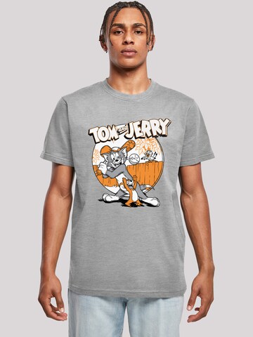 F4NT4STIC T-Shirt 'Tom and Jerry Play Baseball' in Grau: predná strana