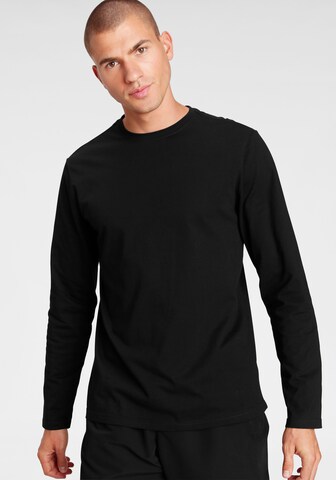 EASTWIND Athletic Sweatshirt in Black: front