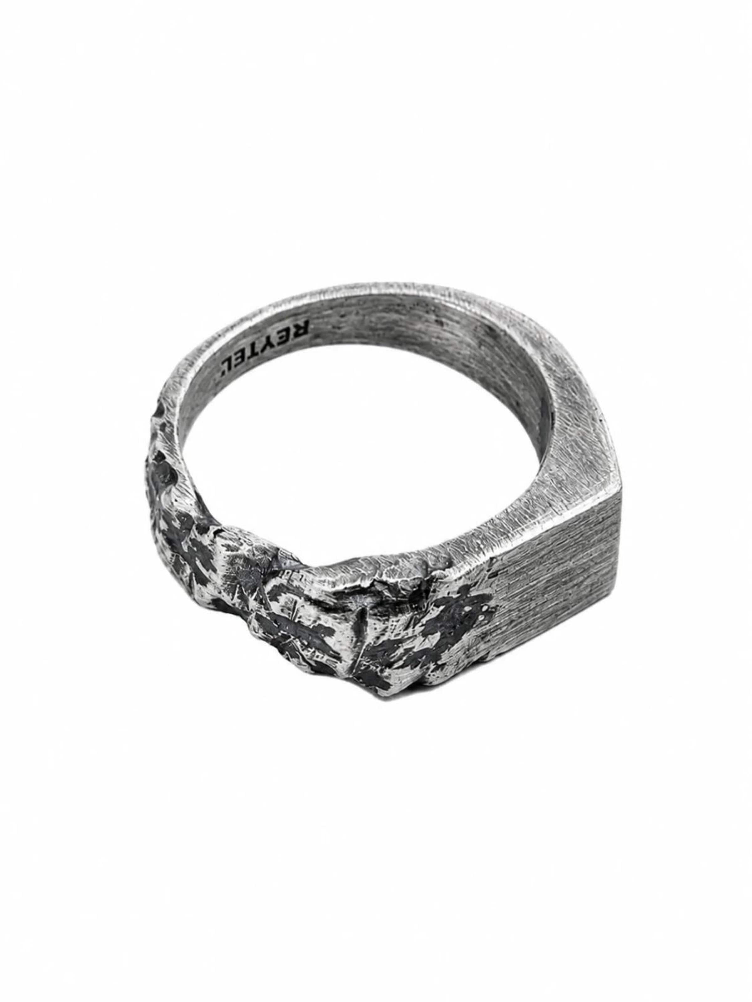 Anello 'LAVA' di REYTEL in argento: frontale