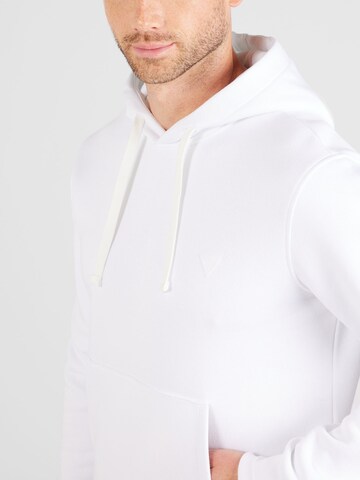GUESS Bluzka sportowa 'CHRISTIAN' w kolorze biały