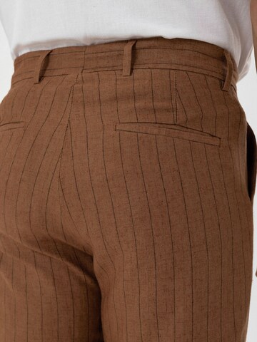 Dandalo Regular Trousers in Brown