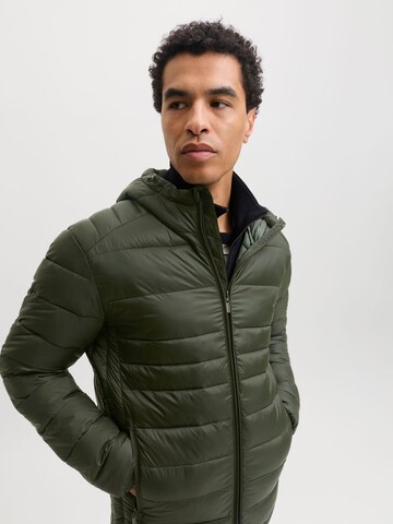 žalia JACK & JONES Demisezoninė striukė 'JJEKingsley'